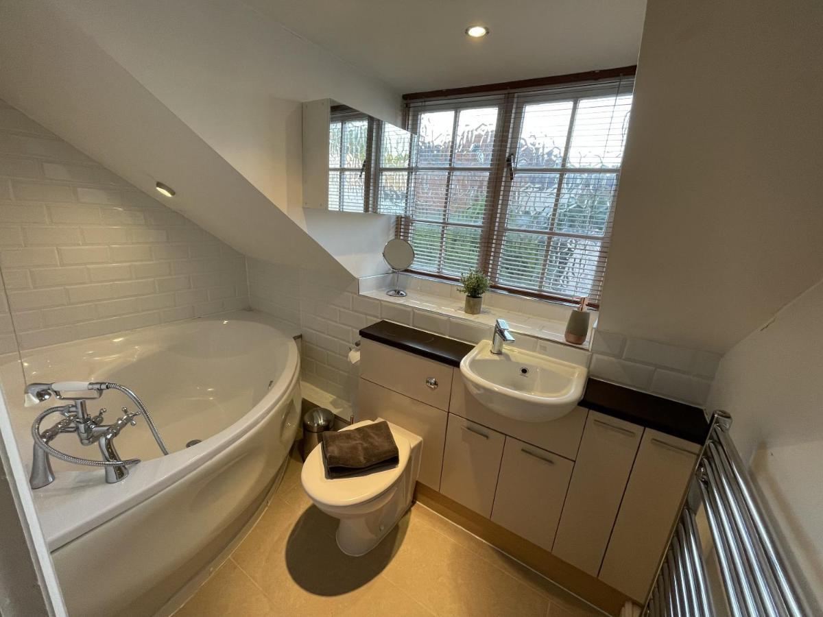 Luxury 3-Bed Victorian Townhouse Hosted By Hutch Lifestyle Vila Leamington Spa Exterior foto